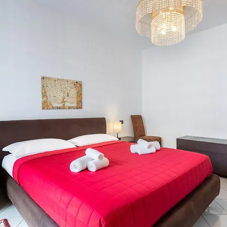 Luce With Free Parking