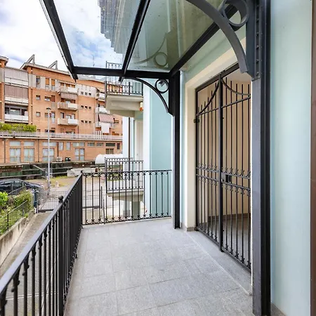 Luce With Free Parking *