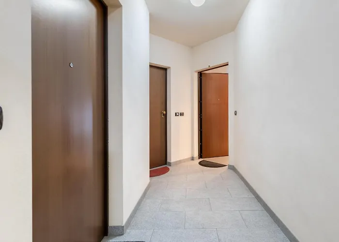 Luce With Free Parking Apartman Alba