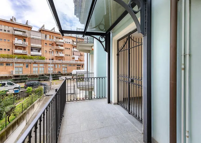 Luce With Free Parking *