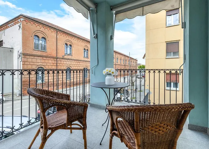 Luce With Free Parking * 알바